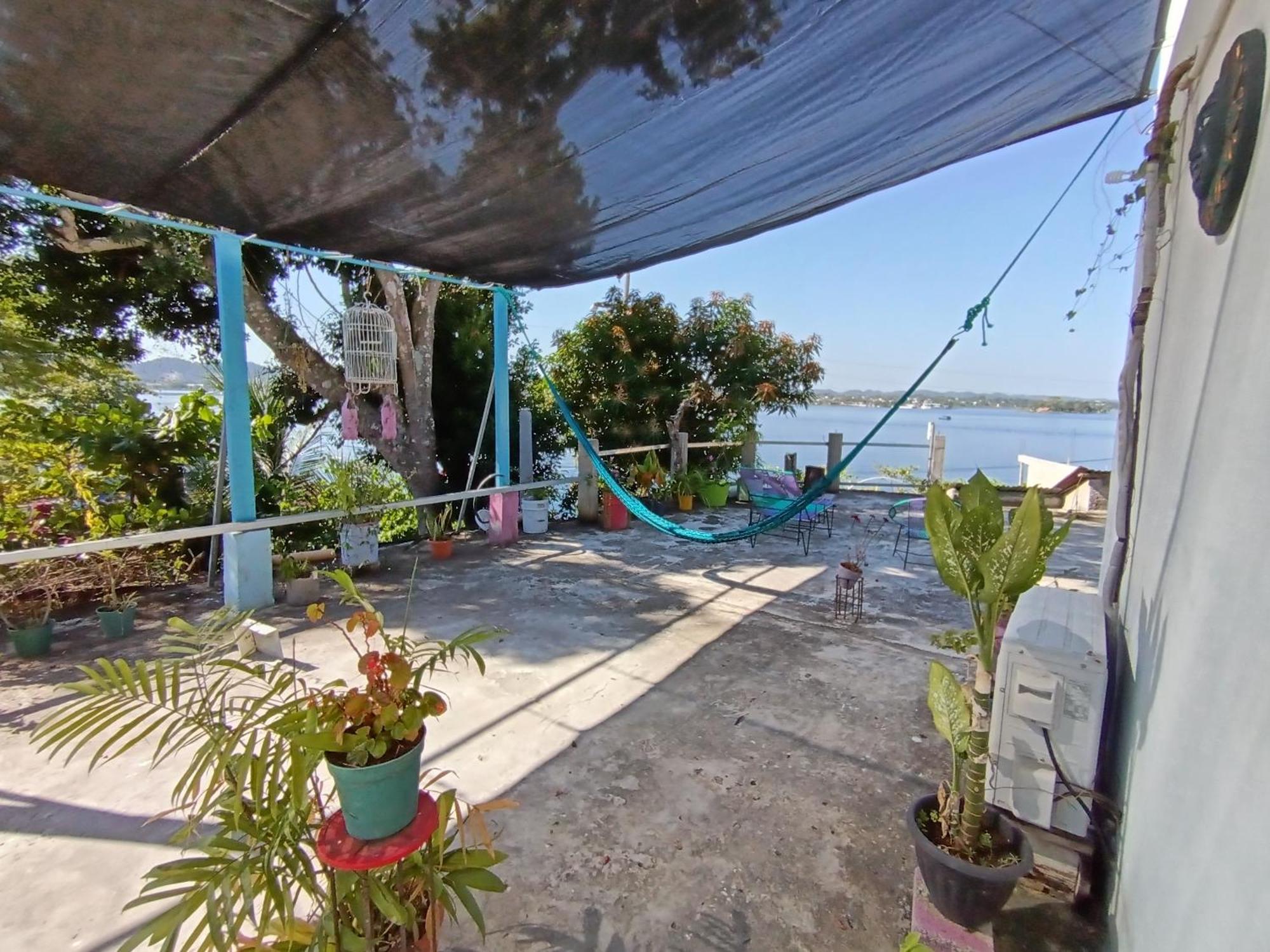 Casa Zoila Hospedaje Frente Al Lago Lakefront Lodging Apartment Flores Exterior foto